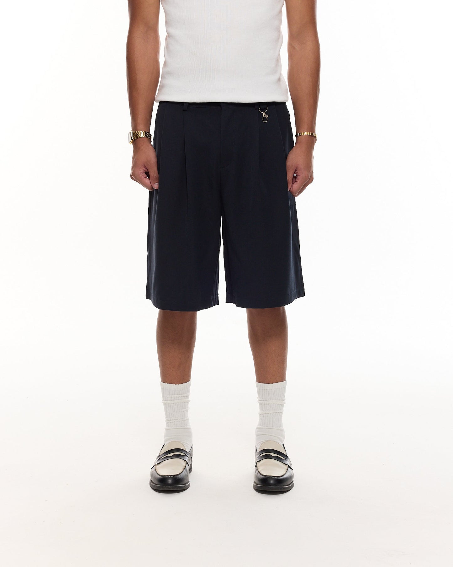 PLEATED SHORTS – NAVY BLUE