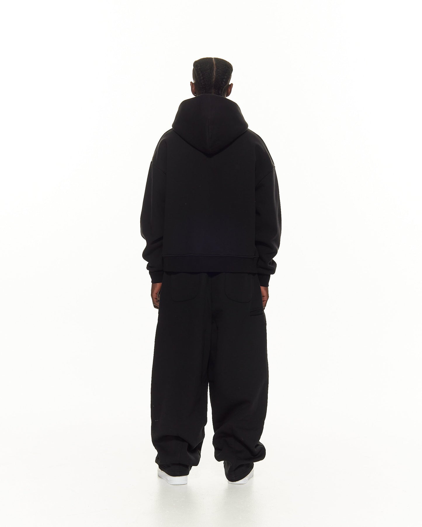 STRAIGHT-FIT COMFORT JOGGERS – BLACK
