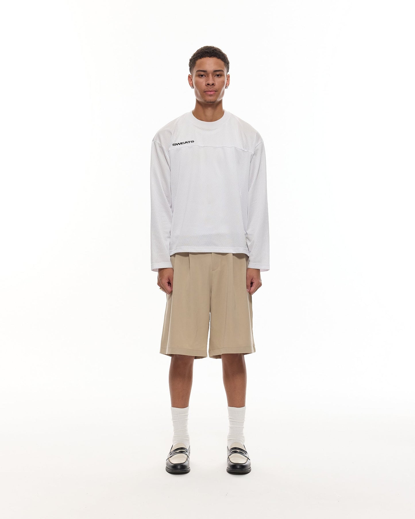 PLEATED SHORTS – BEIGE