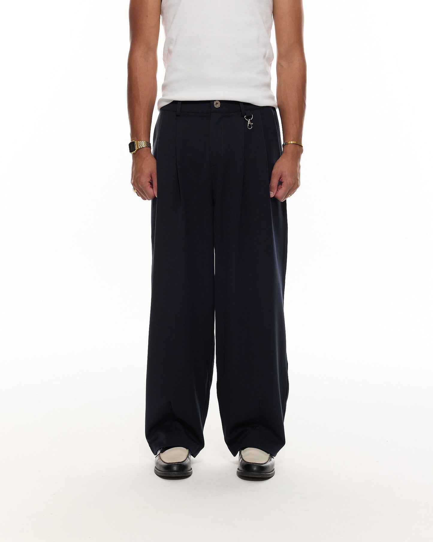 PLEATED PANTS – NAVY BLUE